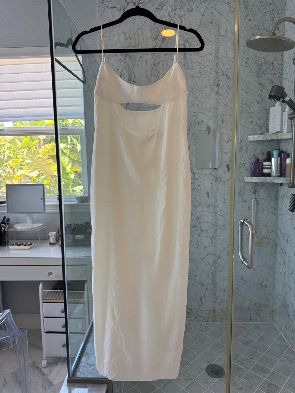 Zara cream dress with Cutout
